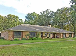 801 E Avenue E, Hooks, TX 75561