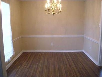 4th image of 817 E Lexington St