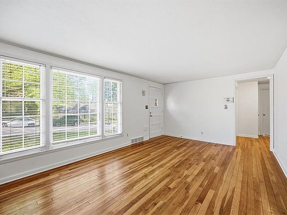 3rd image of 7748 Briar Dr