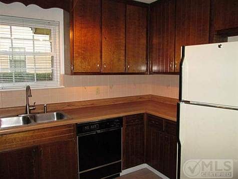 4th image of 3408 Clifden Dr #17