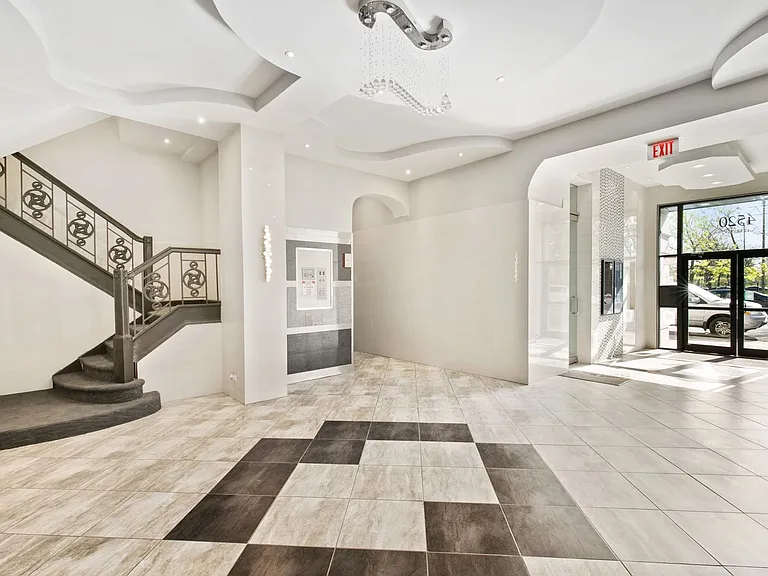 The Legacy HB at Clarendon Park — Photo 13