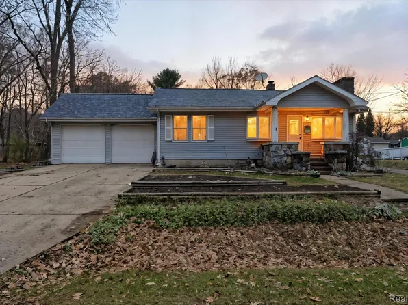 4427 Oakdale St, Genesee, MI 48437