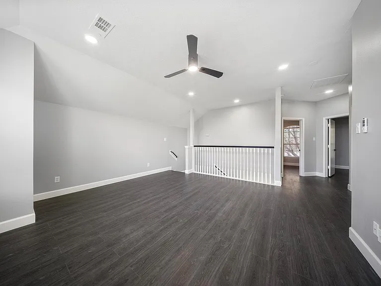 8311 Sierra Hill Ct — Photo 22