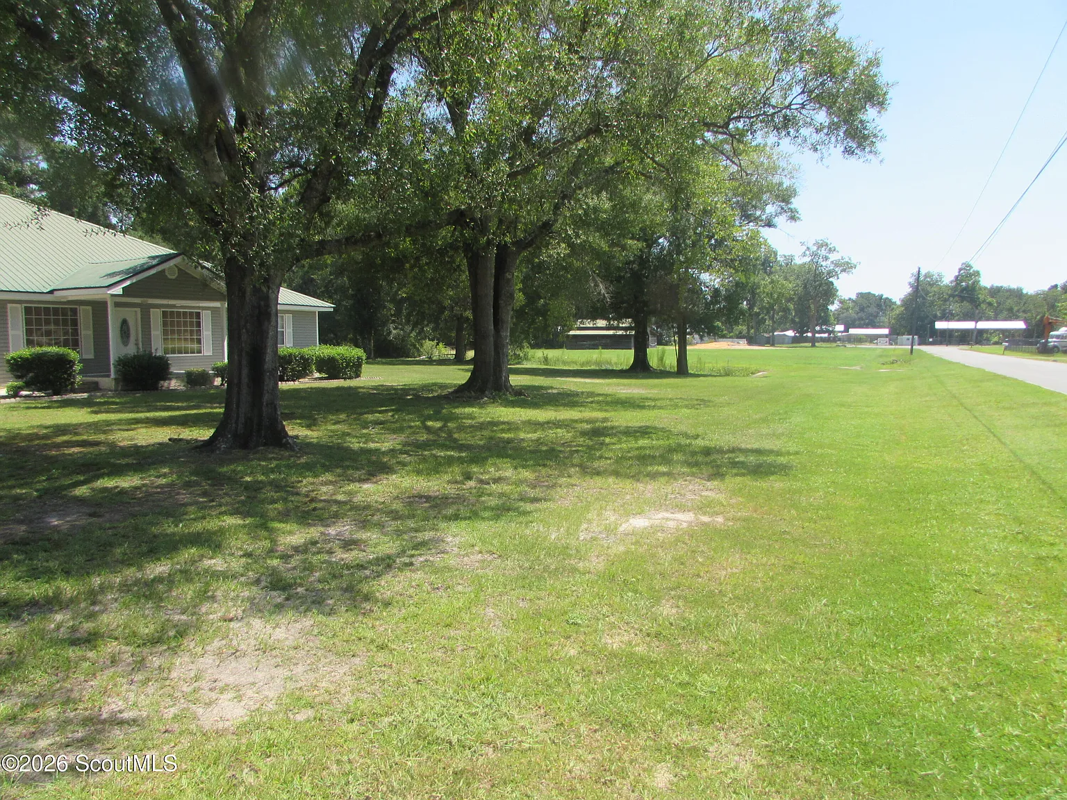 4 bed, 2.0 bath, 2016 sqft, $2,500 — Photo 3