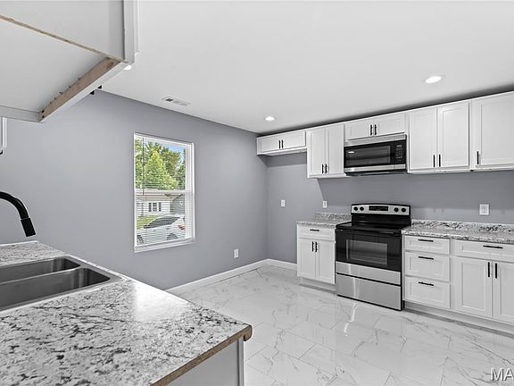 5th image of 9825 Dennis Dr
