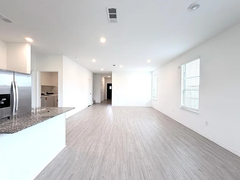 1372 Bright Hill Dr — Photo 4
