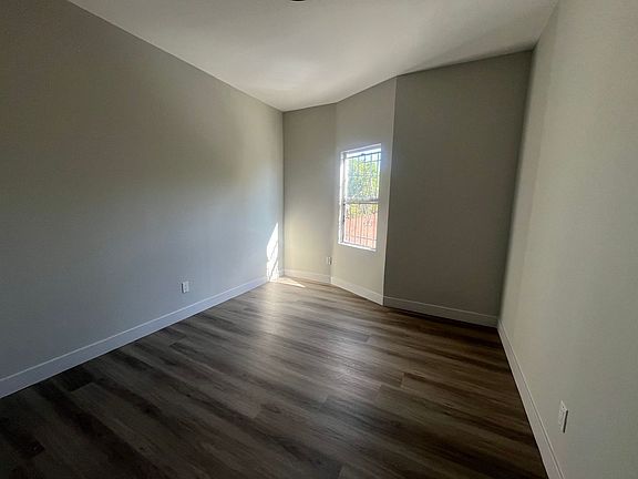 5th image of 4302 S Hoover St #4308-1/2