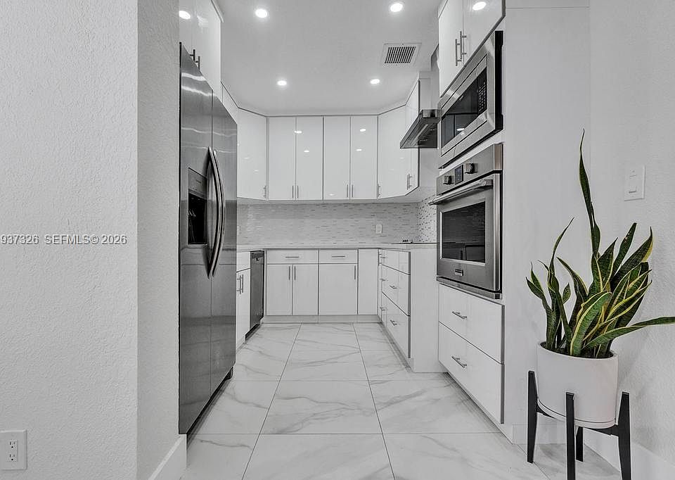 1st image of 6471 SW 27th St