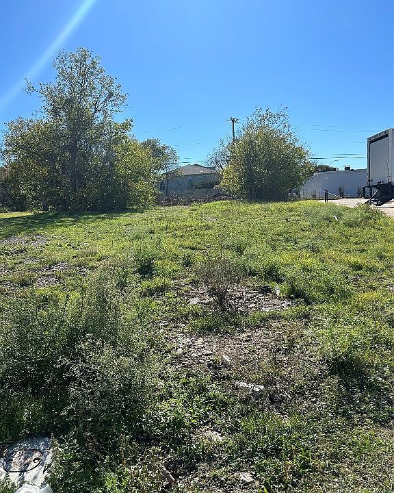 1st image of 5633 Diaz Ave