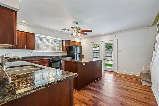 6832 Orleans Ave — Photo 8