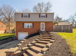 647 Harborview Dr, Pittsburgh, PA 15239