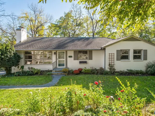 22 Frazier St, Staunton, VA 24401