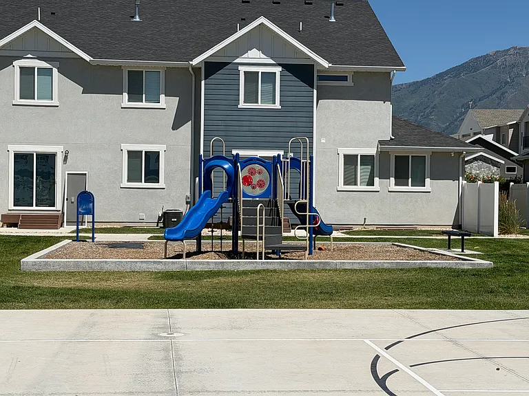 1138 S 1740 W — Photo 23
