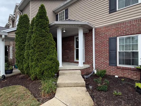 112 Leonardwood Dr Unit 206, Frankfort, KY 40601