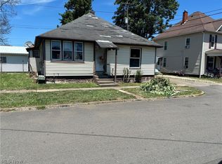 716 Elm St, Coshocton, OH 43812