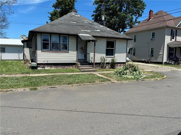 716 Elm St, Coshocton, OH 43812