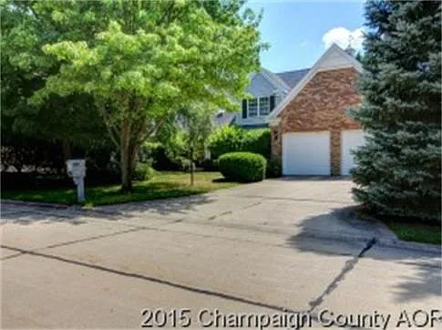 1104 Sterling Dr photo 1