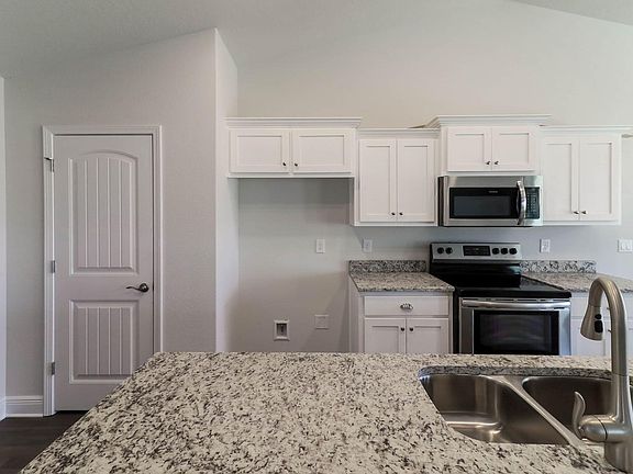 5th image of 5835 Crestlake Dr