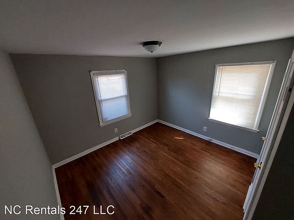 5th image of 3712 Oak Grove Ave