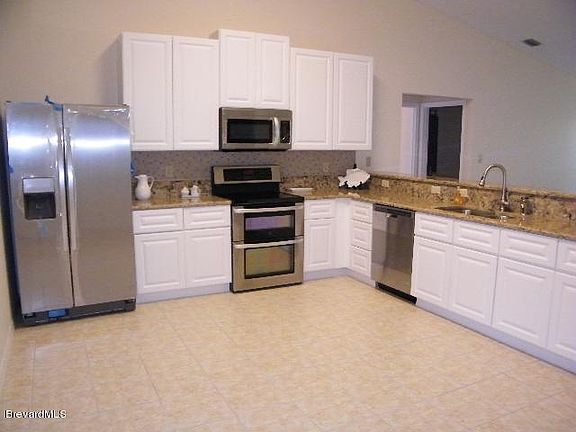 2nd image of 5544 Meadow Oaks Ave