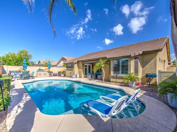 737 W DESERT VALLEY Drive, San Tan Valley, AZ 85143