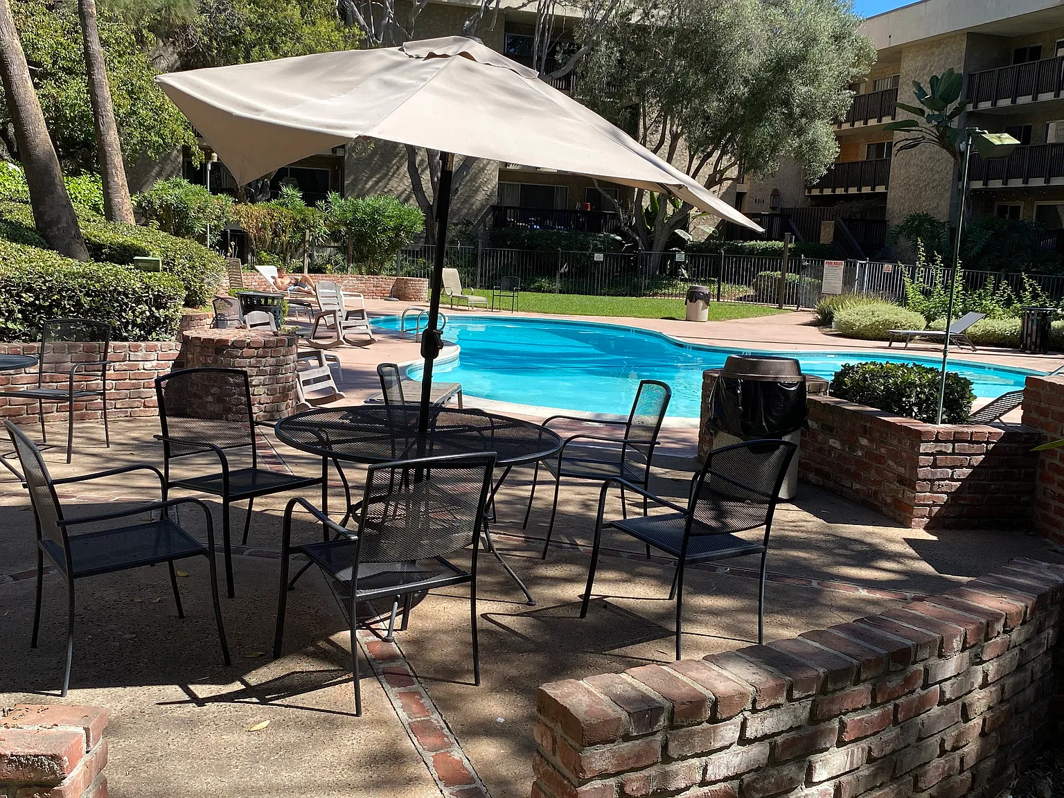 2 bed, 972 sqft, $3,200 — Photo 1