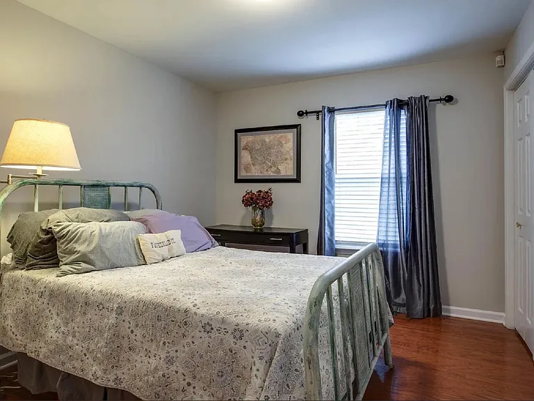 1713 Greenwood Ave — Photo 17