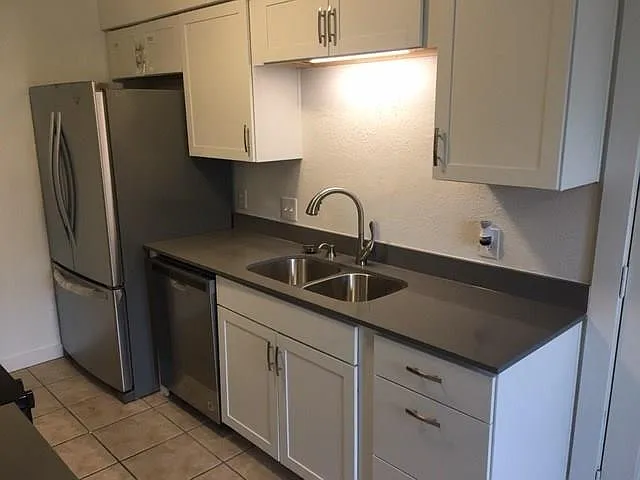 10400 Little Pebble Dr #B — Photo 3
