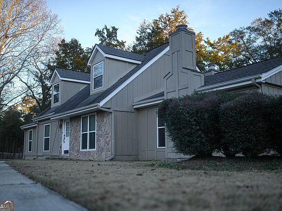 3rd image of 104 Ivey Way