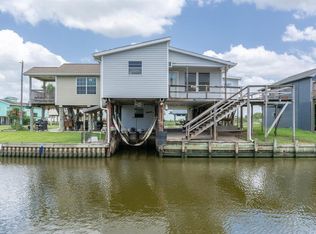 228 Redfish Dr, Freeport, TX 77541