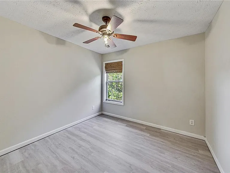 326 Canterbury Place Dr — Photo 15