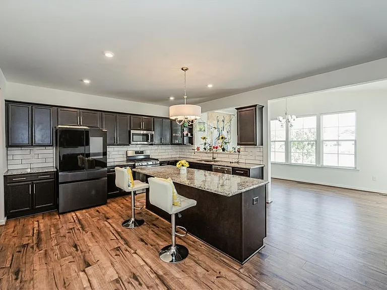 8105 Lyman Ct — Photo 16