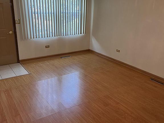3rd image of 1531 Hyde Park Ave