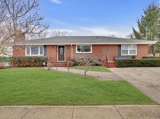 501 Freehold St, Oakhurst, NJ