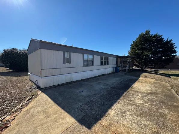 1004 Pennsylvania Ave NW, Jacksonville, AL 36265