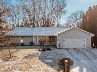 601 E View Ct, Verona, WI 53593
