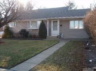 174 Merritts Rd, Farmingdale, NY 11735