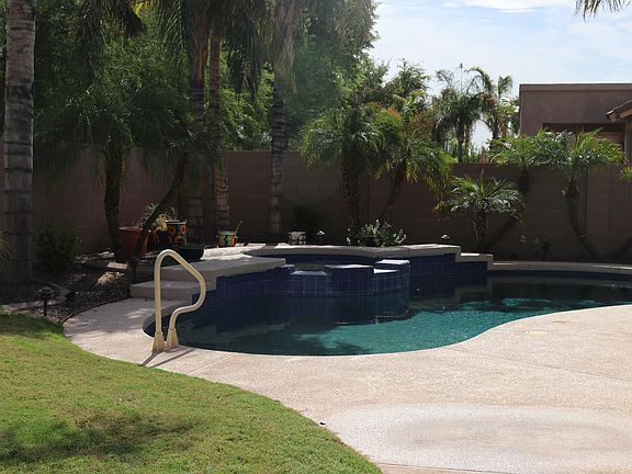 2nd image of 14956 W Poinsettia Dr