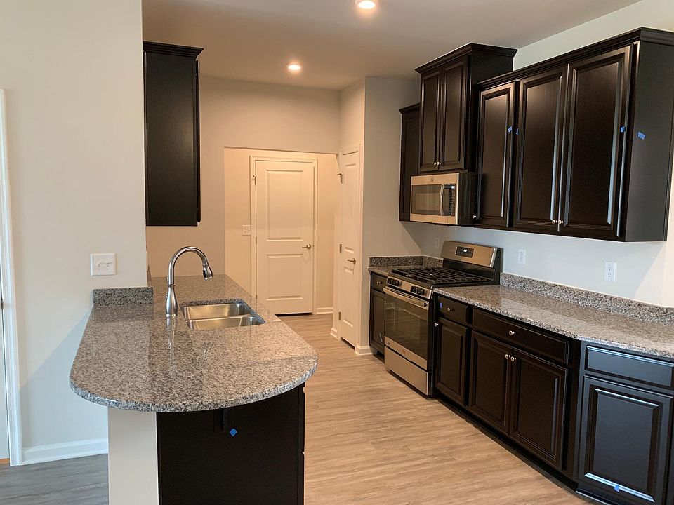 1st image of 402 Smallwood Dr