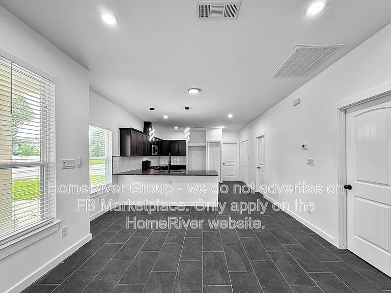 2041B Midlake Ln — Photo 6