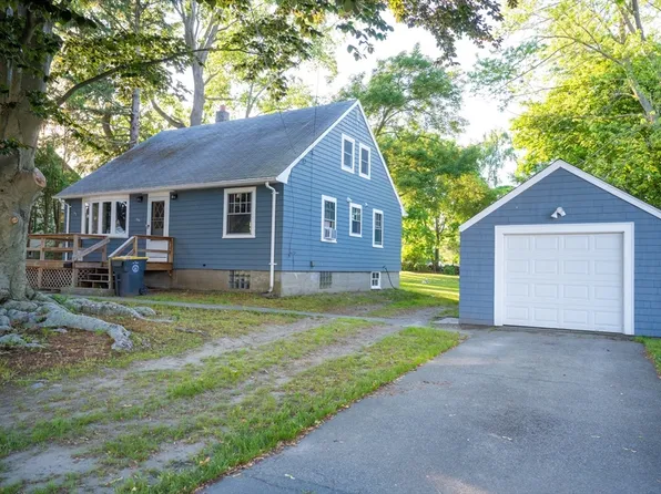 156 4th St, Somerset, MA 02726