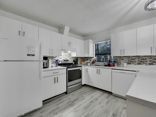 7064 133b St #203, Surrey, BC V3W 8A4