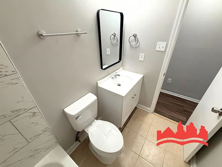 504 Elmfield Cv — Photo 17
