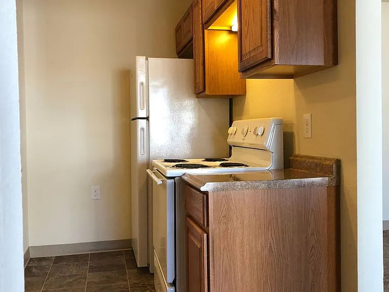 1902 8 1/2 St SE — Photo 19