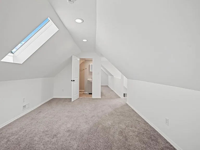 317 Anthony St — Photo 22