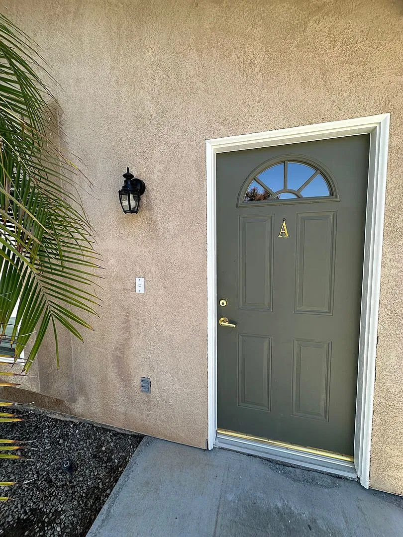 663-665 Clover Meadow Ct — Photo 1
