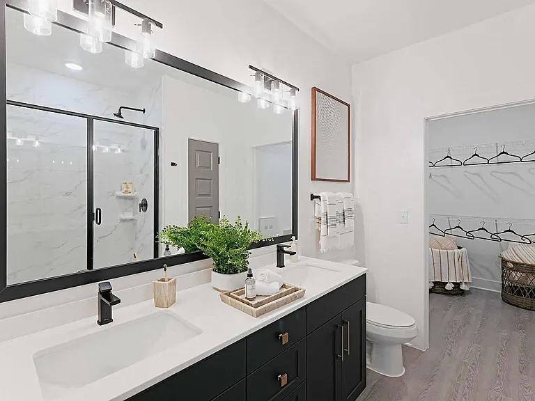 Linz Luxury Living — Photo 105