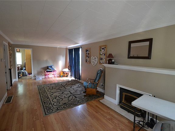 5th image of 11973 Butler St