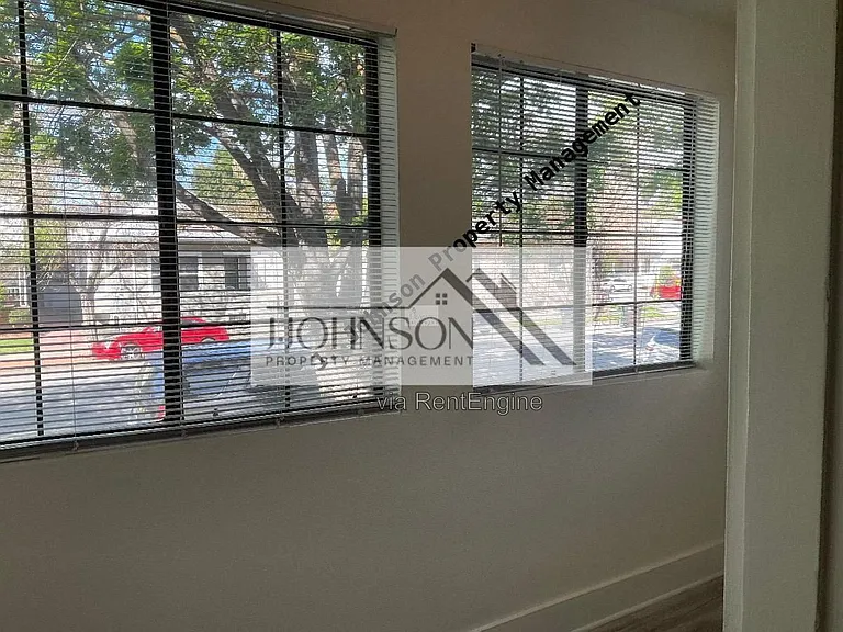 830 N Van Buren St #A — Photo 6