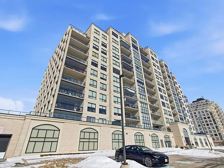 260 Villagewalk Blvd — Photo 24